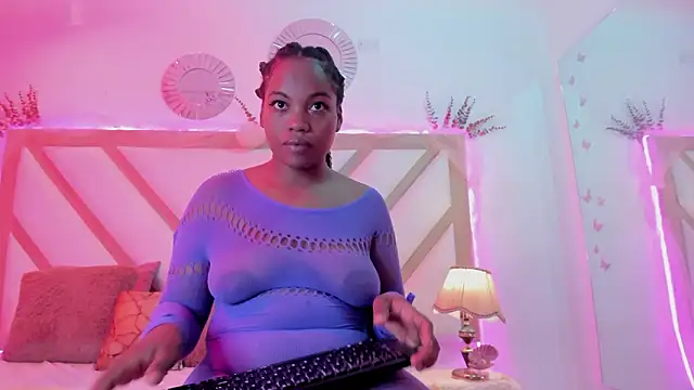 Sara Criss online show from March 22, 1:56 pm