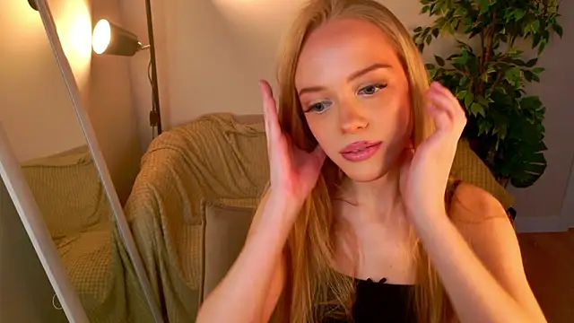 Dear Tessa online show from March 4, 3:09 pm