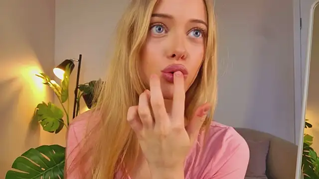 Dear Tessa online show from May 30, 2:34 pm