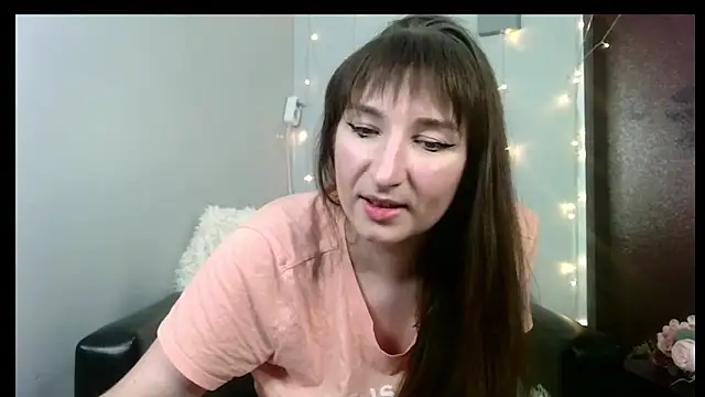 Birdie Kiss online show from April 2, 8:48 pm