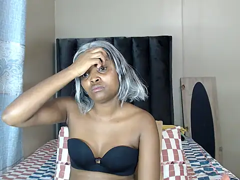 Snapshot of LexyDiana chatting on March 2, 7:10 pm LexyDiana online show from March 2, 7:10 pm