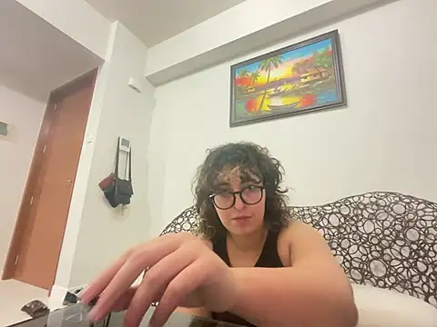 yassiestar online show from February 26, 8:20 pm