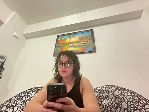 yassiestar online show from March 1, 8:31 pm