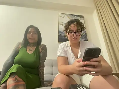 yassiestar online show from March 3, 4:36 pm