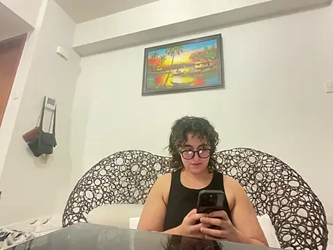 yassiestar online show from February 25, 6:52 pm