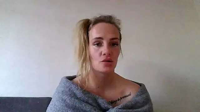 Lisanne30 online show from February 25, 2:39 pm