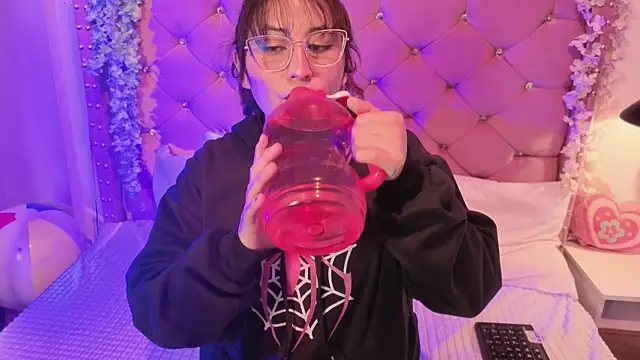 Maddie-LesYoux online show from April 2, 12:56 pm