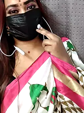 Snapshot of Cutie_Nila chatting on July 18, 5:27 am Cutie Nila online show from July 18, 5:27 am