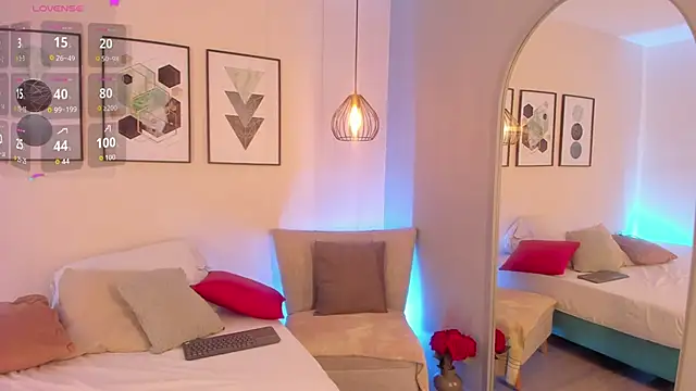 ariavelvet  online show from March 24, 2:11 am