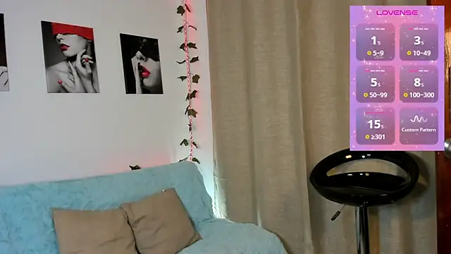 Snapshot of Rebeca_Marchetti chatting on May 23, 8:19 pm Rebeca Marchetti online show from May 23, 8:19 pm