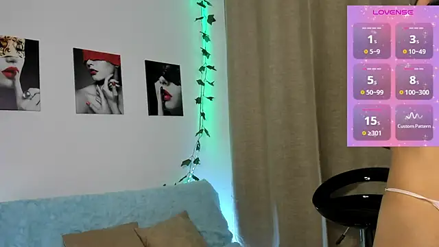 Snapshot of Rebeca_Marchetti chatting on May 9, 8:12 pm Rebeca Marchetti online show from May 9, 8:12 pm
