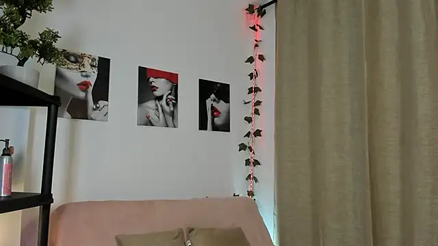 Snapshot of Rebeca_Marchetti chatting on April 19, 9:17 pm Rebeca Marchetti online show from April 19, 9:17 pm