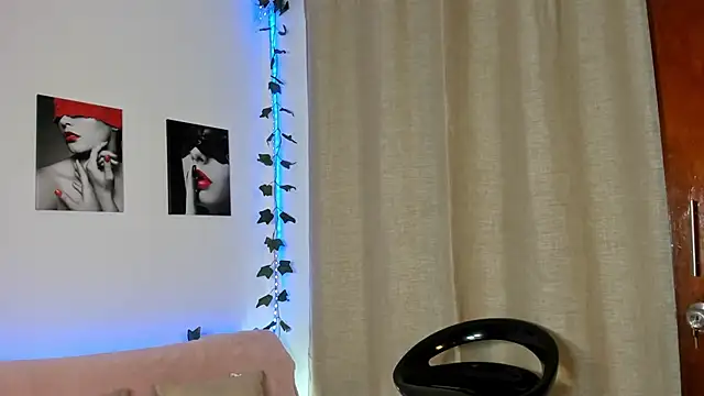 Snapshot of Rebeca_Marchetti chatting on April 28, 9:19 pm Rebeca Marchetti online show from April 28, 9:19 pm
