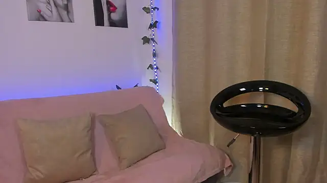 Rebeca Marchetti online show from April 2, 8:37 pm