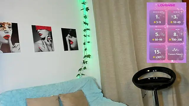 Snapshot of Rebeca_Marchetti chatting on May 22, 8:40 pm Rebeca Marchetti online show from May 22, 8:40 pm