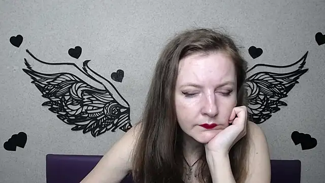 MeganPirs online show from April 2, 5:30 pm