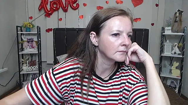 MeganPirs online show from July 4, 5:06 pm