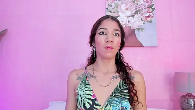 Snapshot of evelyn__rose1 chatting on March 3, 6:15 pm evelyn rose1 online show from March 3, 6:15 pm