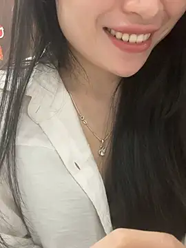 Snapshot of Tinn_tin chatting on May 25, 7:56 pm Tinn tin online show from May 25, 7:56 pm