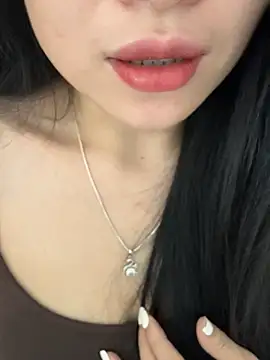 Snapshot of Tinn_tin chatting on June 12, 6:33 am Tinn tin online show from June 12, 6:33 am
