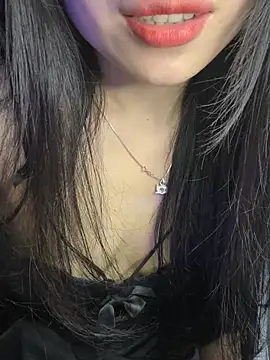 Snapshot of Tinn_tin chatting on April 19, 6:10 pm Tinn tin online show from April 19, 6:10 pm