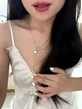 Snapshot of Tinn_tin chatting on June 2, 3:56 pm Tinn tin online show from June 2, 3:56 pm