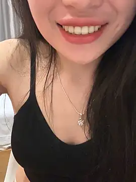Snapshot of Tinn_tin chatting on May 4, 8:50 am Tinn tin online show from May 4, 8:50 am