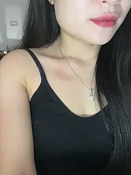 Snapshot of Tinn_tin chatting on May 8, 5:11 am Tinn tin online show from May 8, 5:11 am