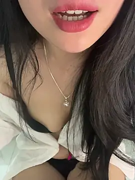 Snapshot of Tinn_tin chatting on June 1, 6:18 pm Tinn tin online show from June 1, 6:18 pm