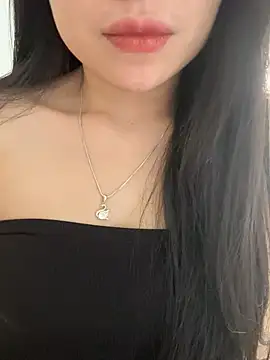 Snapshot of Tinn_tin chatting on May 28, 6:32 am Tinn tin online show from May 28, 6:32 am