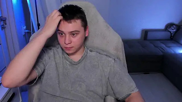 Snapshot of max_sm1th chatting on February 28, 11:37 pm max sm1th online show from February 28, 11:37 pm