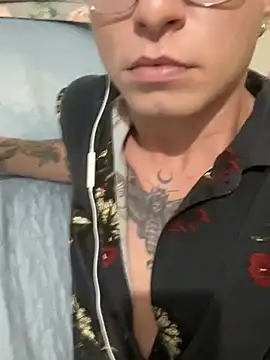 erickmoor2526 online show from March 3, 2:51 am