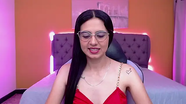 Snapshot of alexaneuer chatting on May 13, 1:07 pm alexaneuer online show from May 13, 1:07 pm