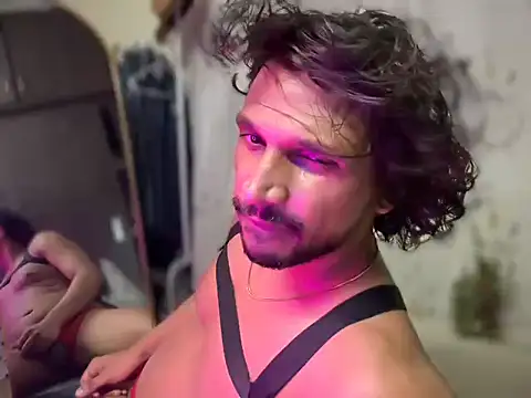 Snapshot of Mike_lumeire chatting on March 25, 7:13 pm Mike lumeire online show from March 25, 7:13 pm