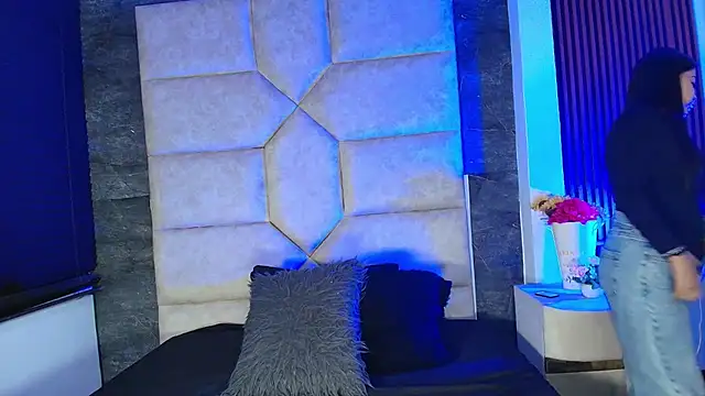 Snapshot of Ariia_Monroee chatting on May 9, 1:42 am Ariia Monroee online show from May 9, 1:42 am