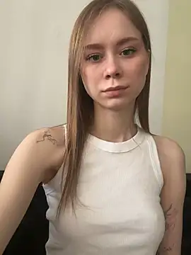 Snapshot of CarolinaMaison chatting on March 2, 5:08 am CarolinaMaison online show from March 2, 5:08 am