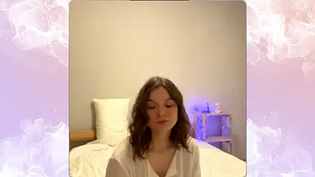 AliveCute online show from April 15, 6:01 pm