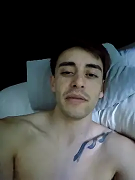 Snapshot of gastontwink chatting on March 2, 5:19 am gastontwink online show from March 2, 5:19 am