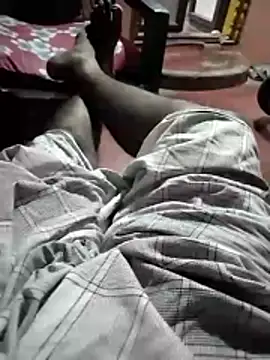 Snapshot of sathish2895 chatting on May 1, 5:18 pm sathish2895 online show from May 1, 5:18 pm