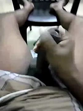 Snapshot of sathish2895 chatting on May 6, 3:38 pm sathish2895 online show from May 6, 3:38 pm