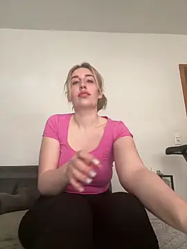 JuliaPrivat online show from February 26, 9:53 am