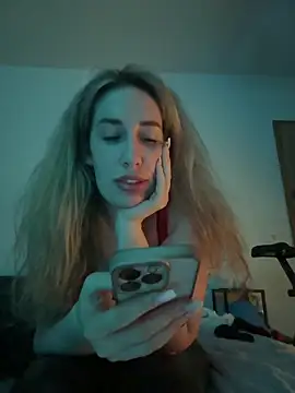 JuliaPrivat online show from February 27, 10:09 pm