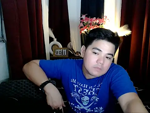 Snapshot of Bigdaddybear888 chatting on May 6, 4:33 pm Bigdaddybear888 online show from May 6, 4:33 pm