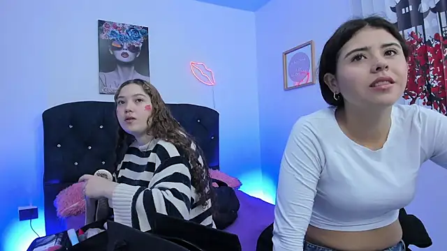 valeria and zoe online show from March 13, 1:16 pm