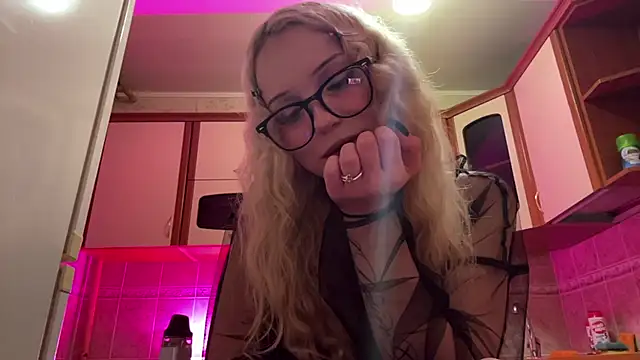 Mollywannatouch online show from February 26, 6:52 pm