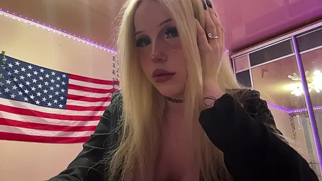 Mollywannatouch online show from March 4, 8:16 pm