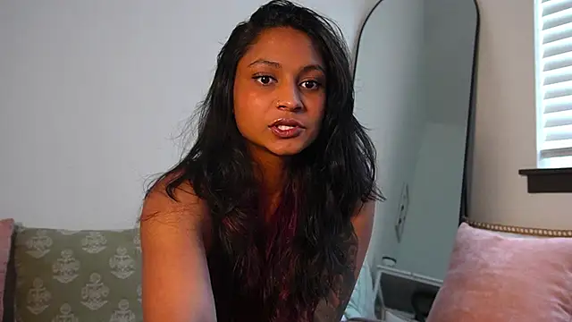 itsjustzara online show from February 27, 10:42 pm