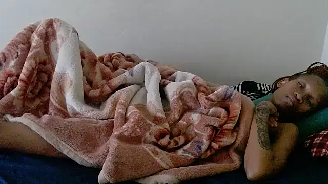 Freakycandy02 online show from April 14, 8:08 am