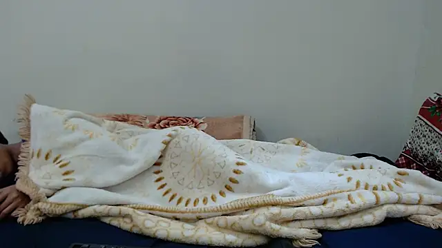 Freakycandy02 online show from April 28, 2:27 am