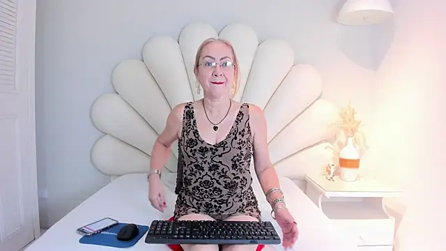 Snapshot of Victoria_Firee chatting on May 31, 12:33 pm Victoria Firee online show from May 31, 12:33 pm